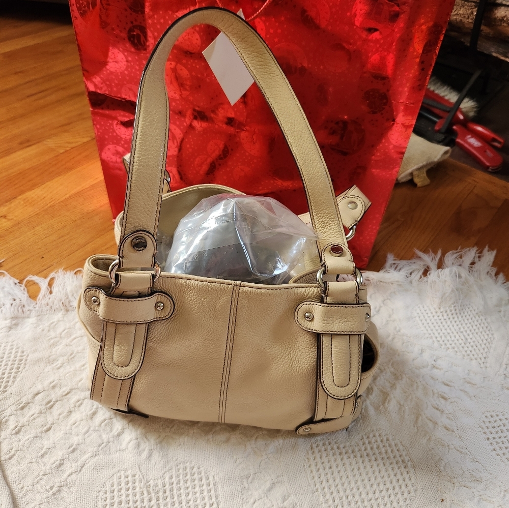 Elegant Cream Handbag